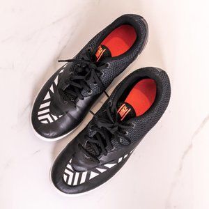 Ladies Black & White Nike Sneakers Size 7.5